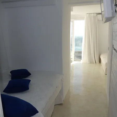 Ilias Aparthotel 4*