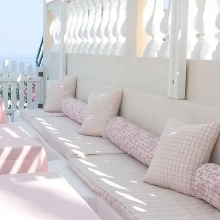 Apartahotel Ilias Firostefani