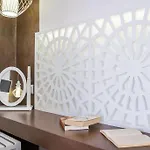 إلياس شقة فندقية